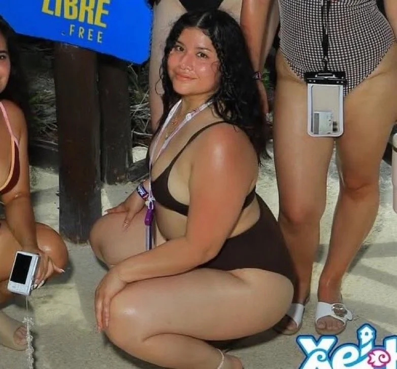 19 year old Latina named Cindy gets leaked image 5