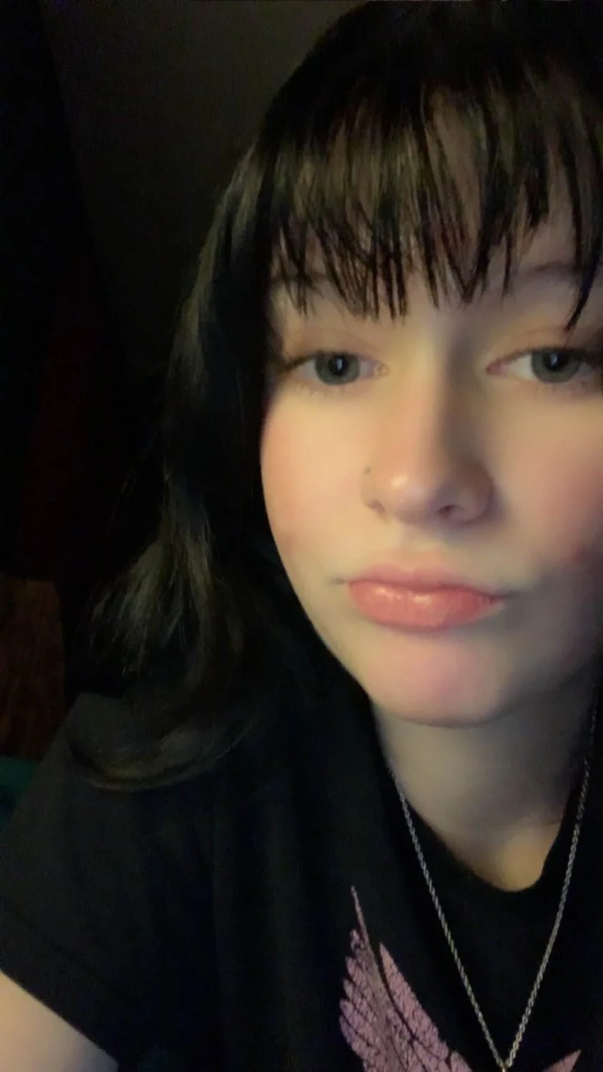 alt girl showing off her tits main image