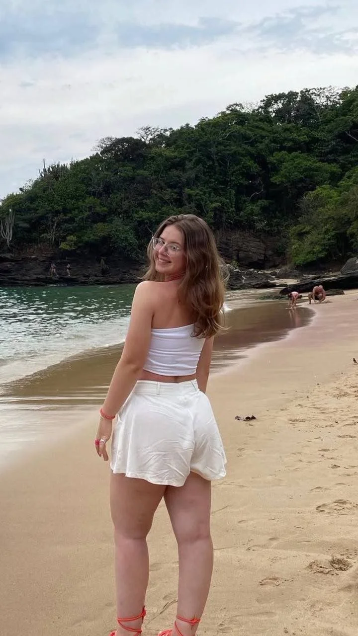 Delicinha famosinha novinha gostosa vazado amador image 15