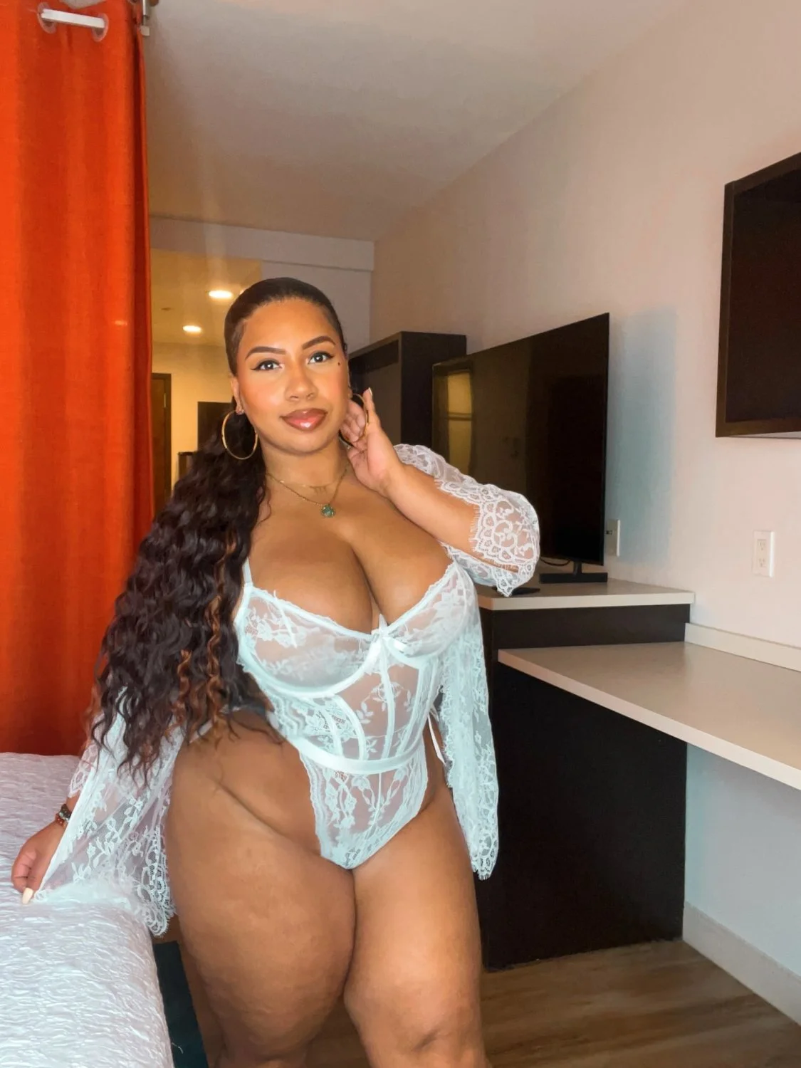 Sexy BBW Latina got the best ass shape 🔥🔥 image 3