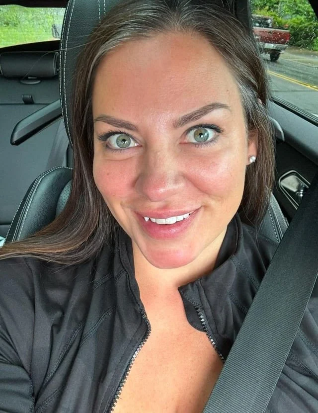 Giant Tit Brunette MILF main image