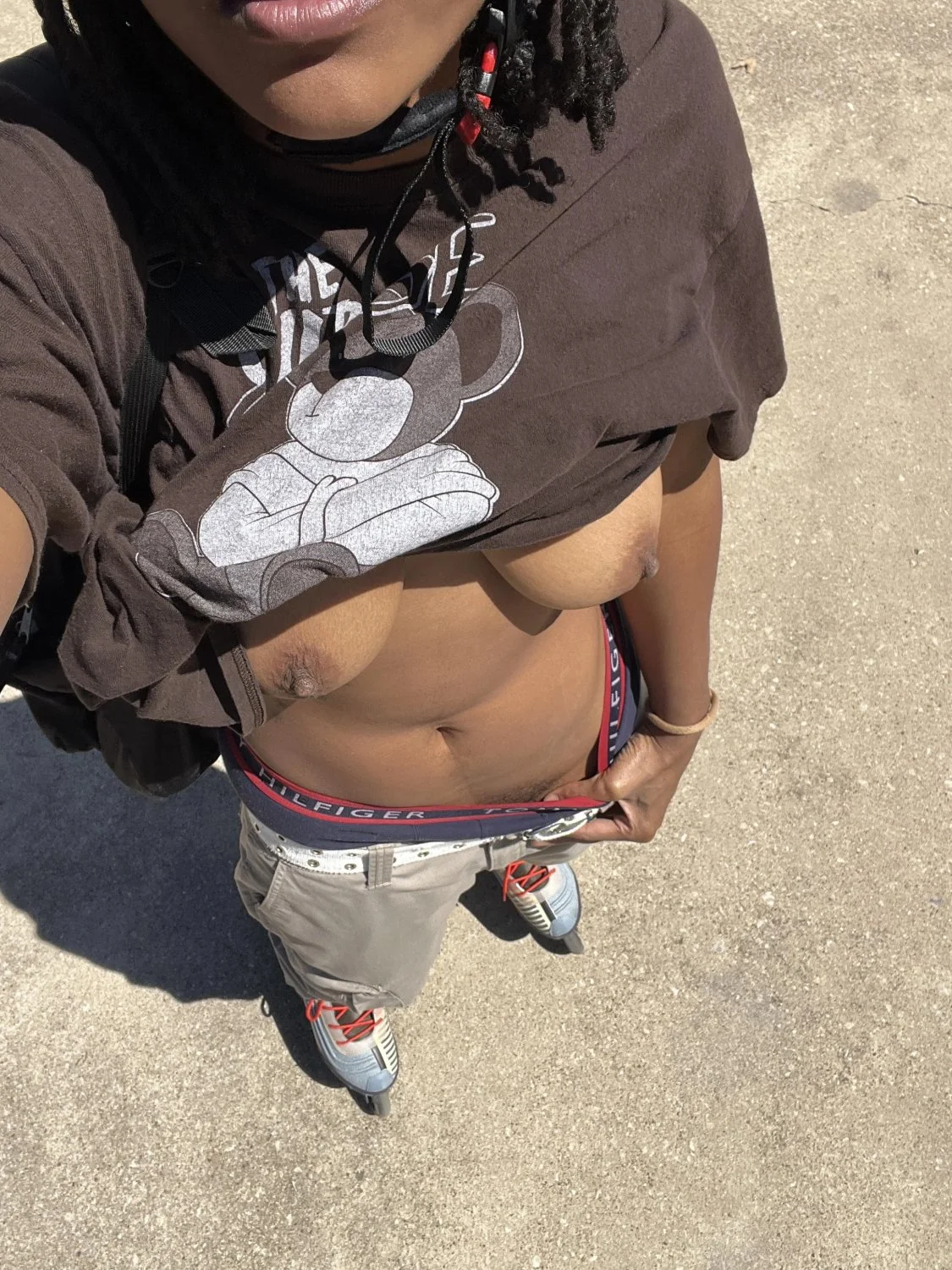 Ebony got a bit bored of inline skating in public image 2