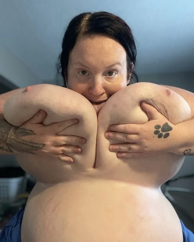 Random Huge Tits Pt5 main image