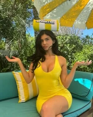 Sexy Kylie jenner image 16