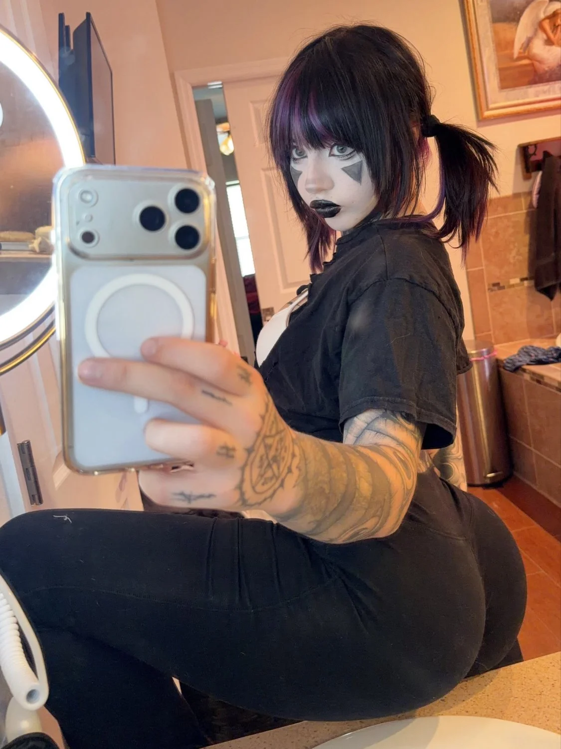 goth slut with huge ass leaked image 10