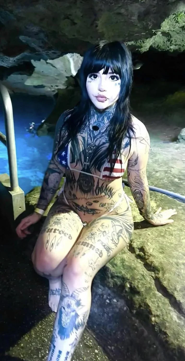goth slut with huge ass leaked image 43