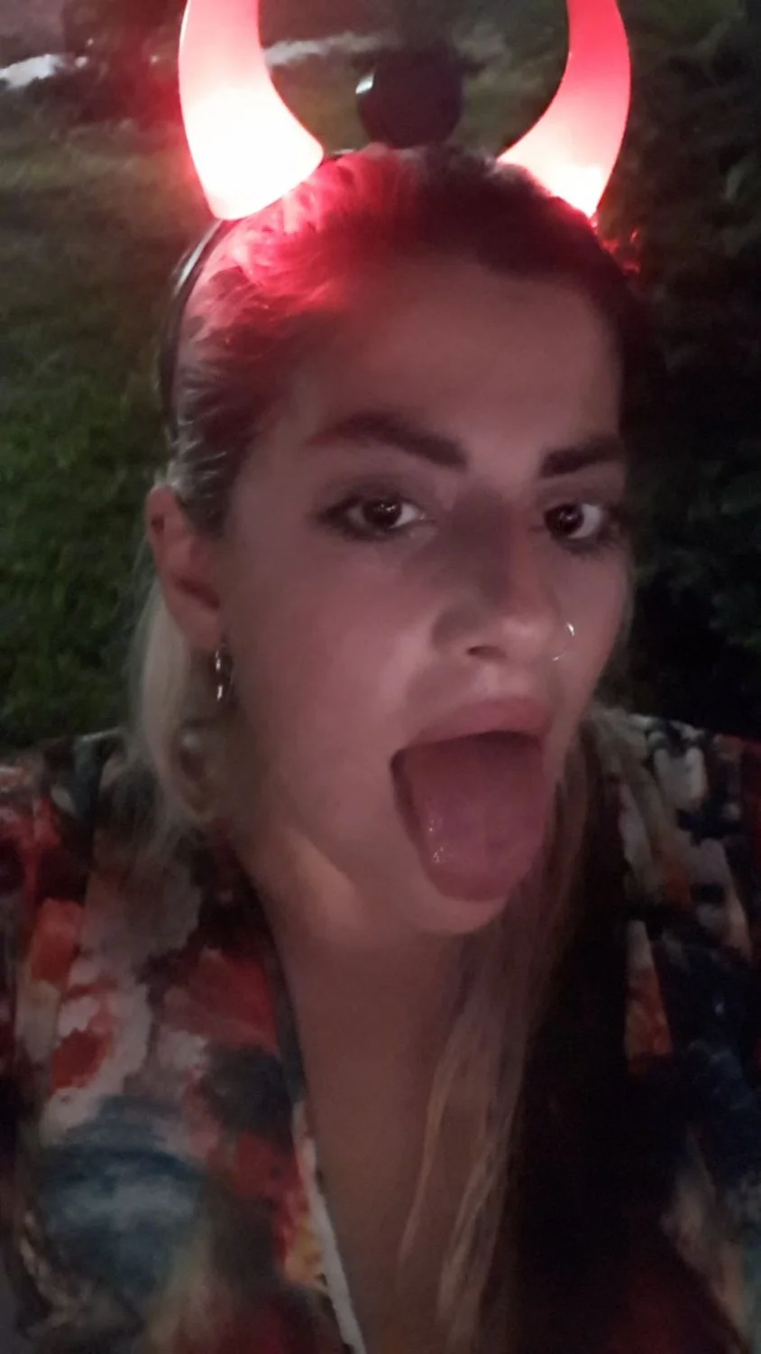 If anyone has Valentina's nudes send them to me on kik image 8