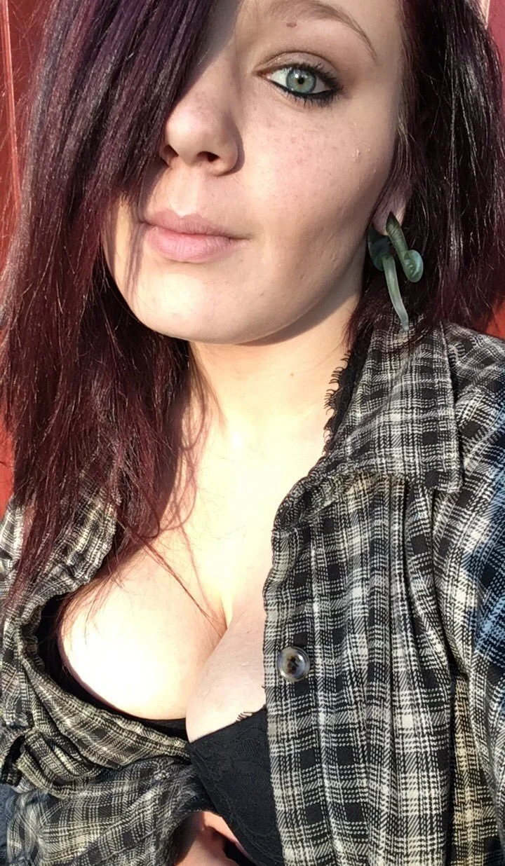 Ash 🔥busty teen image 3