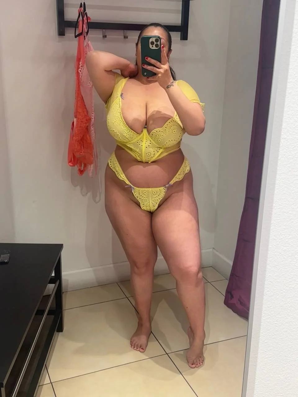 Thick Latina Jaz image 6