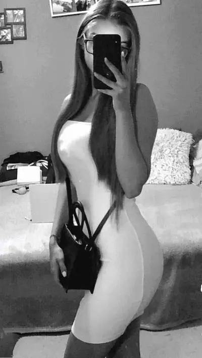 [kik] shsjebbd who would fuck my gf or ex while I watch and jerk off so I can see which ones better cover image