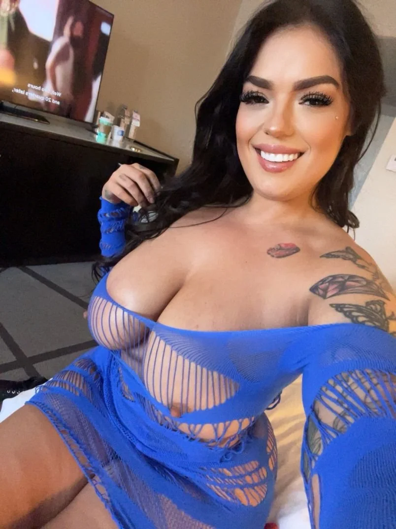Big tit milf image 2