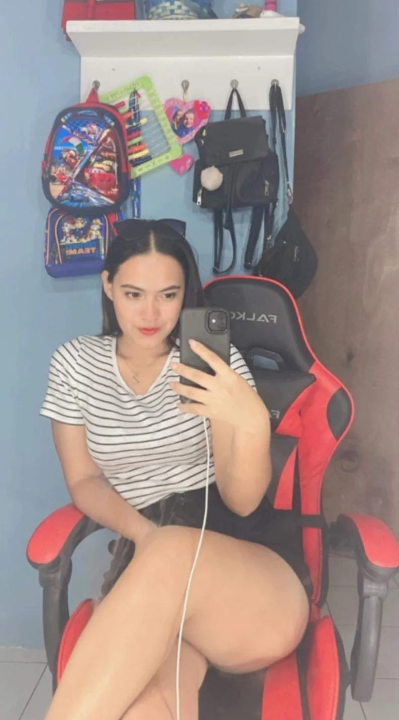 Girl con ricas piernas y hermosa image 3