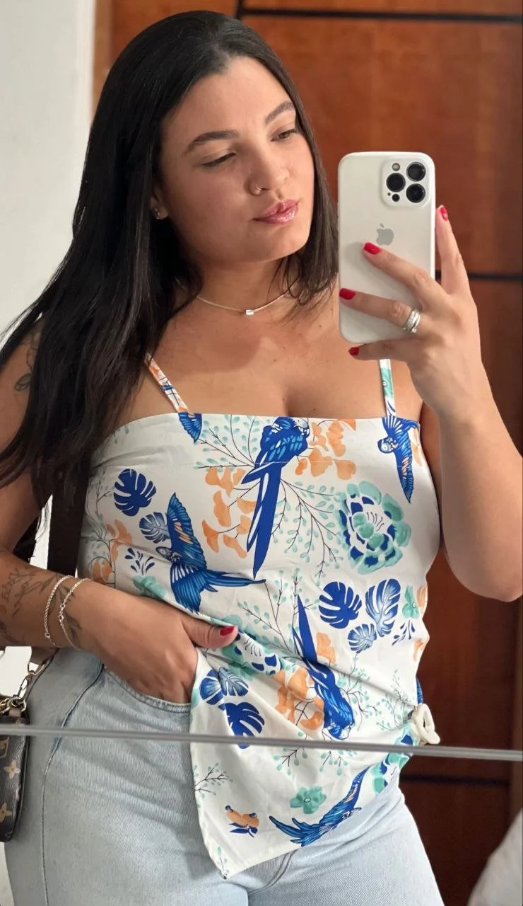 Tayná Barboza puta de 26 anos gostosa levando de 4. Vazada do Erome main image