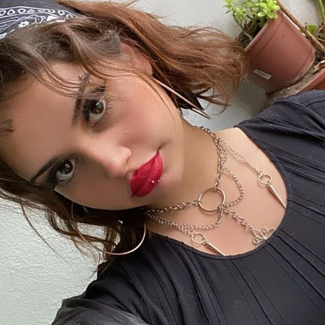Chilena gótica de IG main image