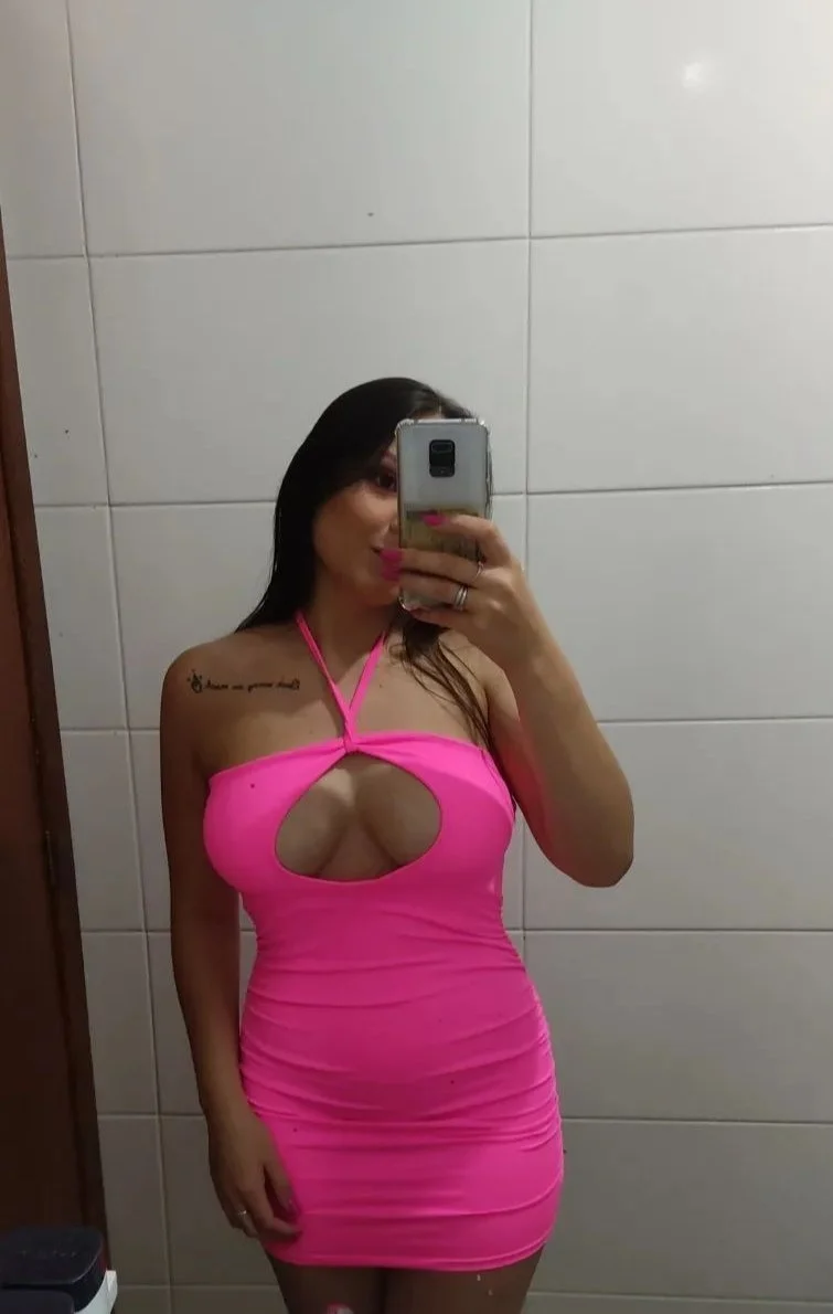 Vadia gostosa muito peituda vazada pelo corno manso image 4