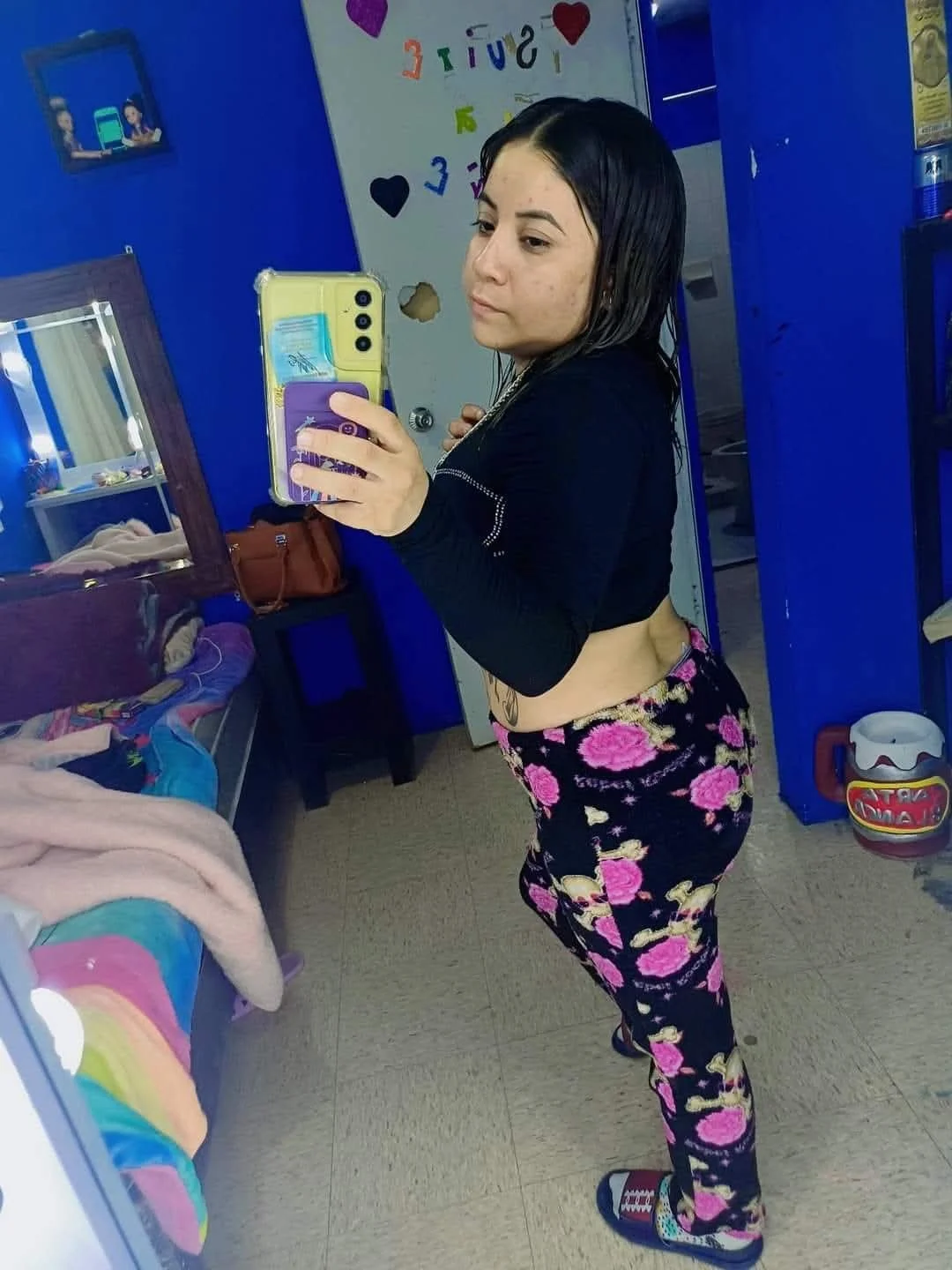 Hot shorty image 2