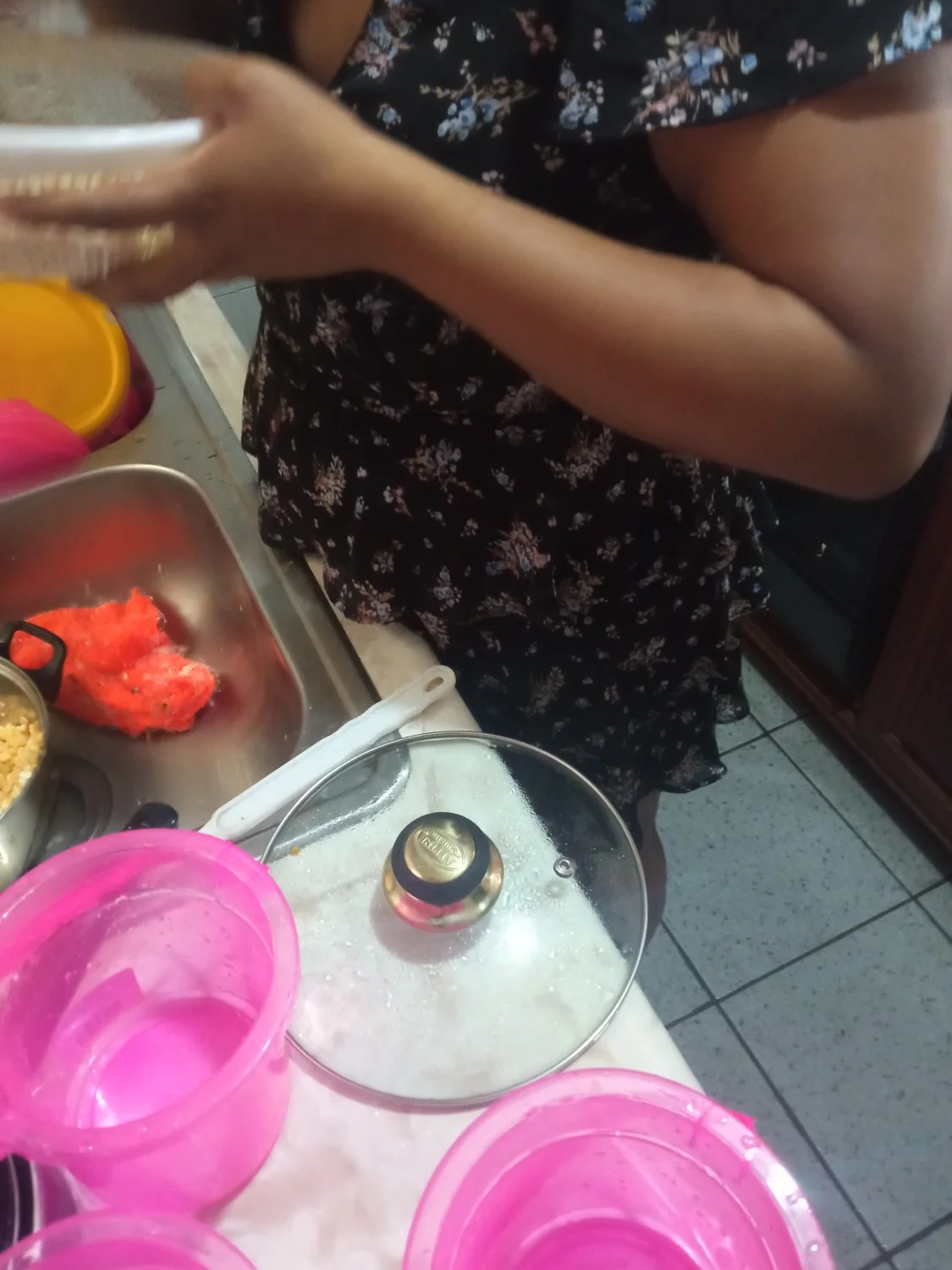 La perra culona y piernona de mi hermana image 15
