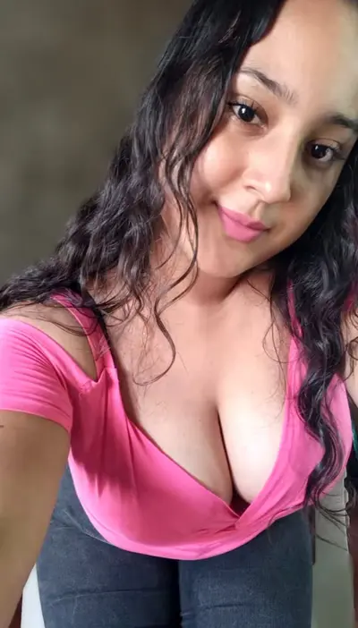 Que riquísimas morena🥵🤤🙈😋 cover image