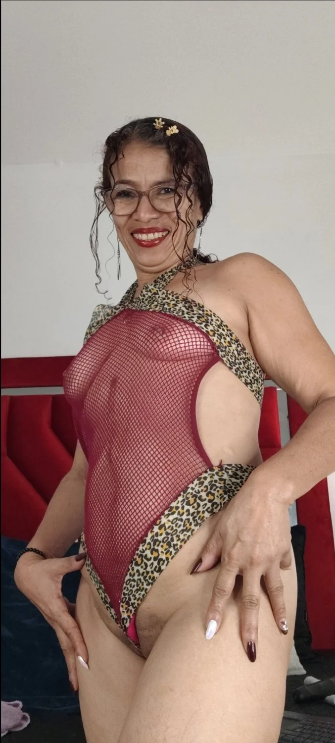 Abuela puta colombiana en lenceria image 16
