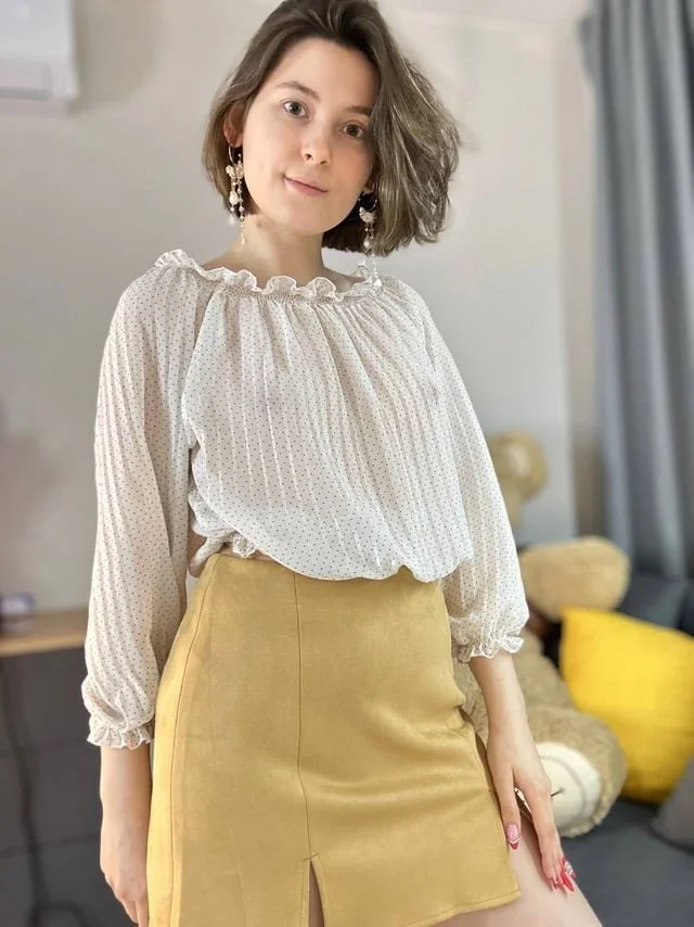 Short haired beauty with small tits image 17