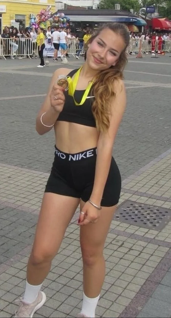 Novinha gostosinha demais image 2