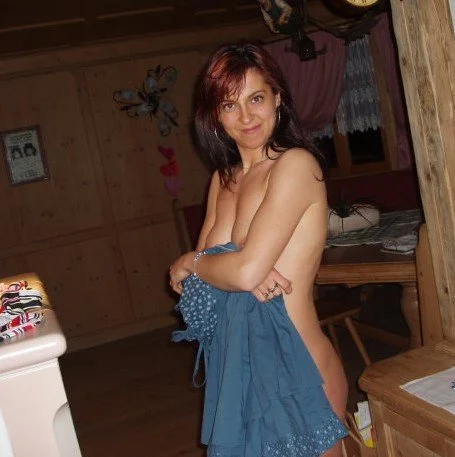 Retro Shy Wife image 2