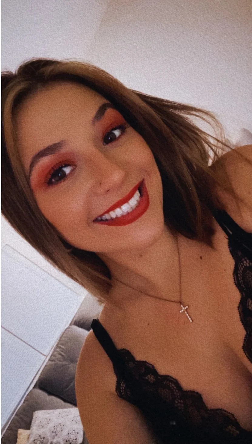 IRL Teen Bop Emma image 4