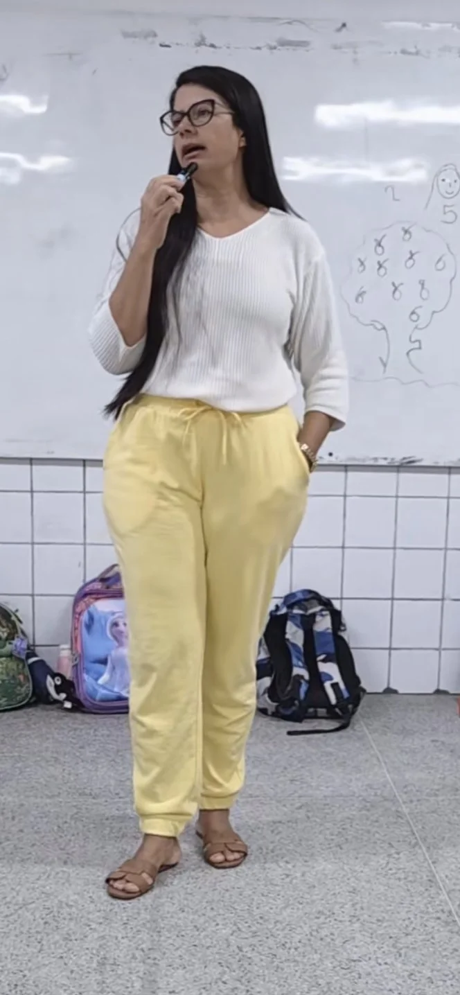 Professora safada. image 2