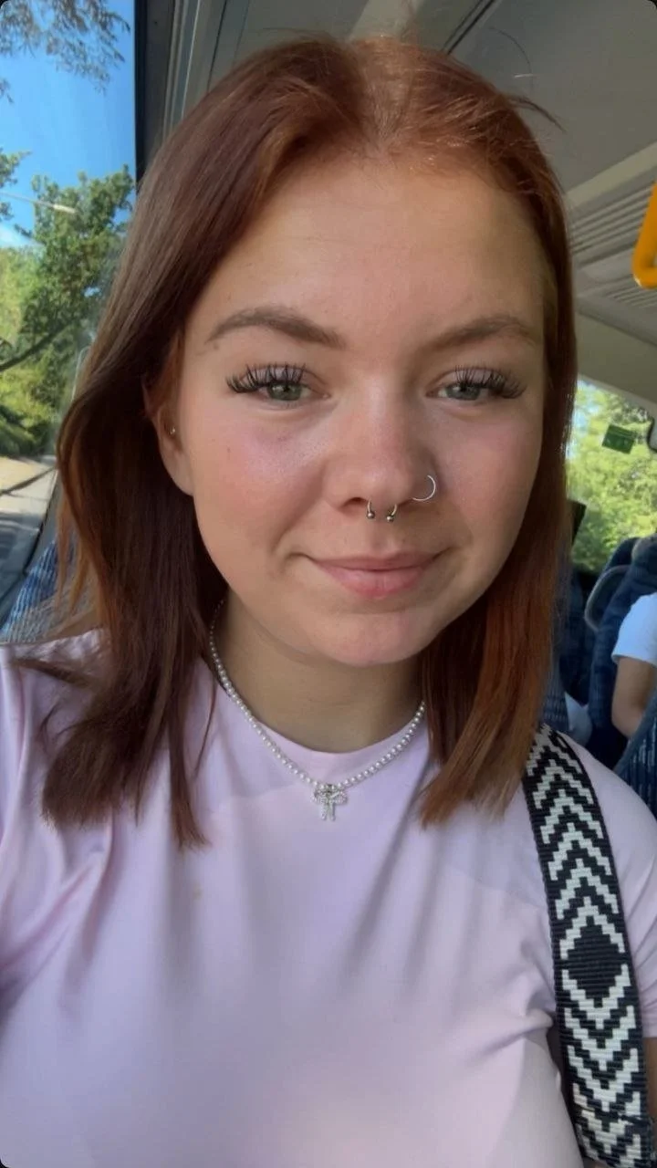 Emily 20 image 3