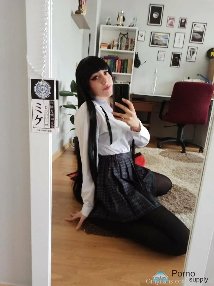 Cosplayer muslim girl image 14