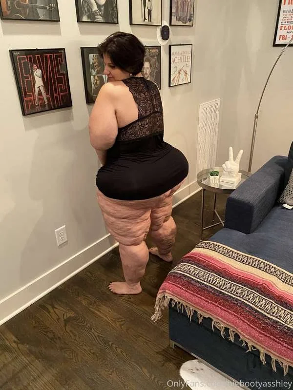 Hottest GILF (before ozempic) pics image 23