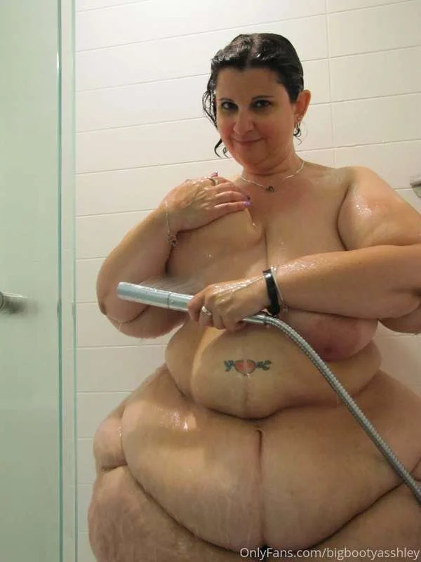 Hottest GILF (before ozempic) pics image 33