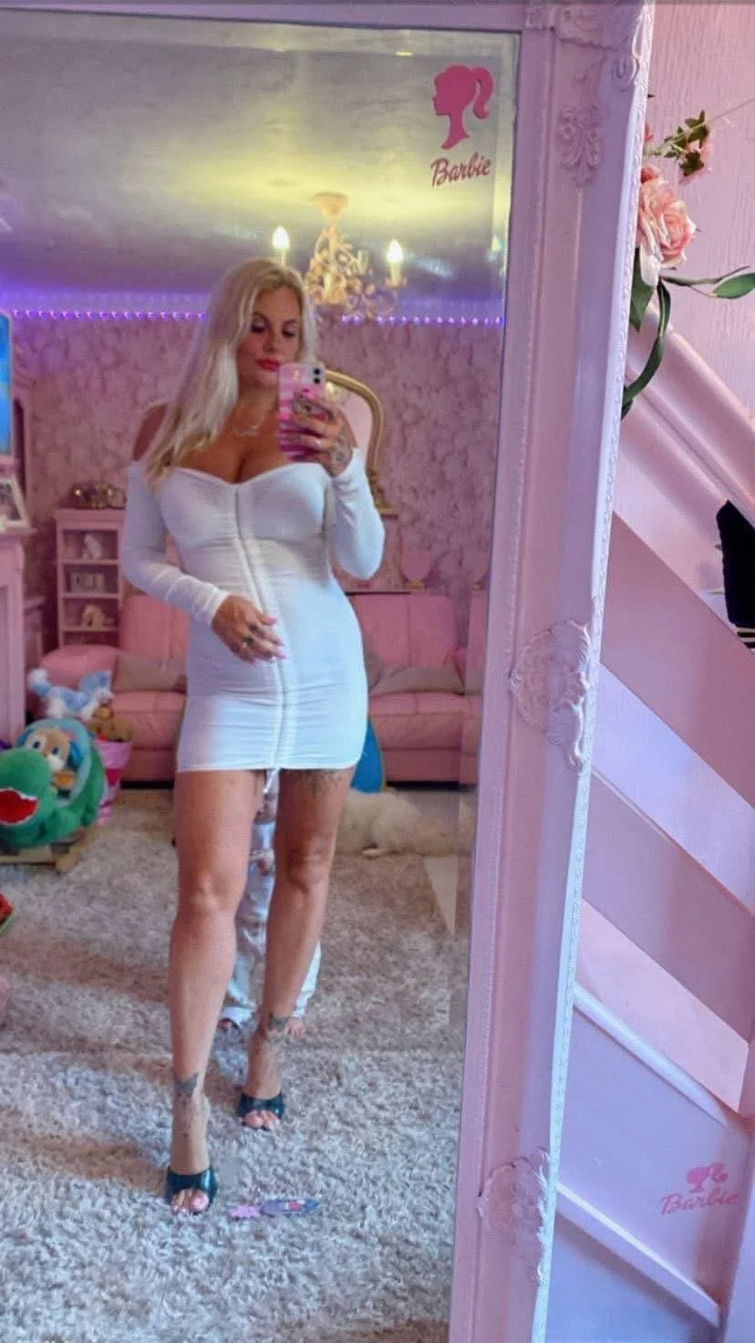 Big titty traveller bimbo 2 image 9