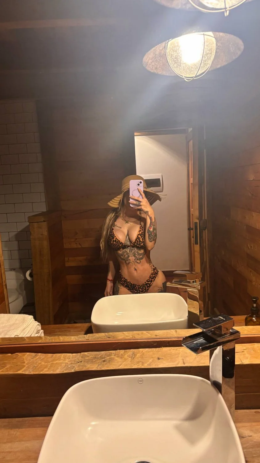 Xvideos_sexo_en_la_piscina_con_una_muneca_lujuriosa_hambrienta_de_mi_semen_SD image 3