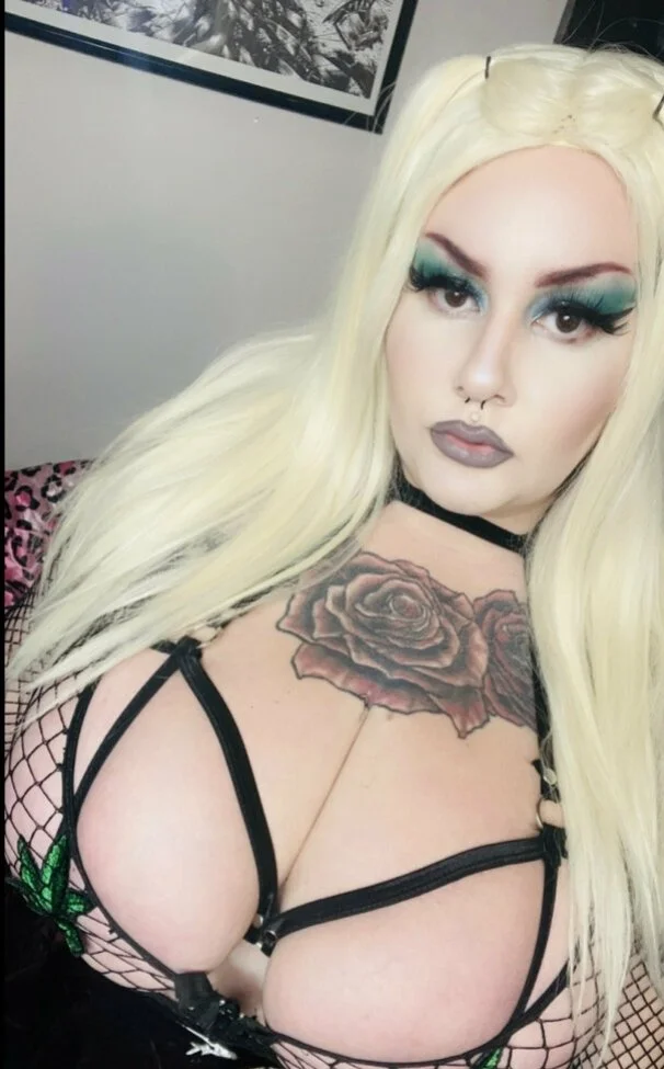 Telegram is @BBTrp, show him his sisters fat tits image 4