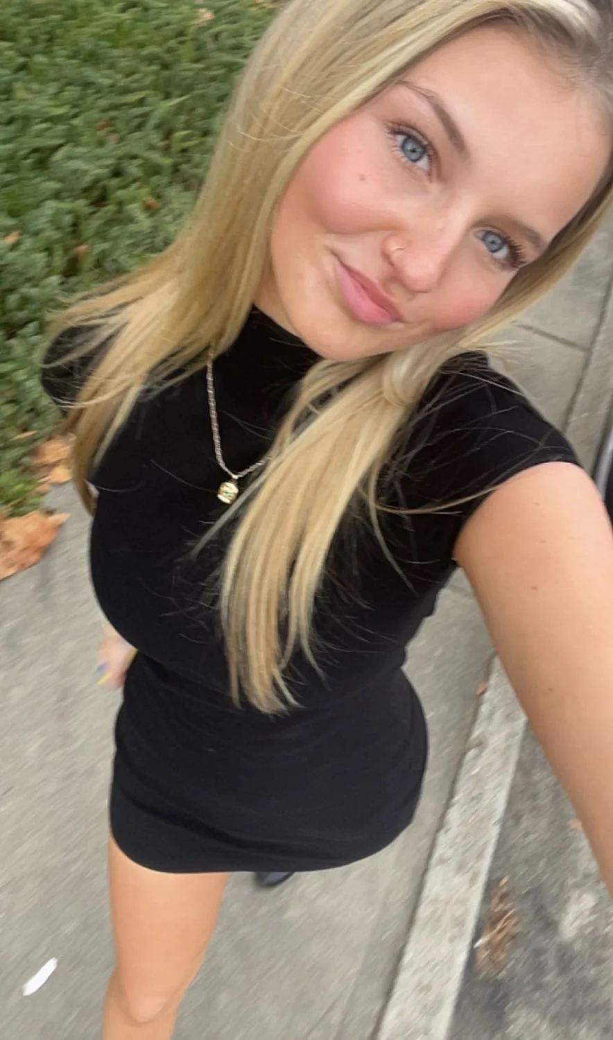 Hot UGA Freshman blonde babe teasing naughty mirror selfie image 9