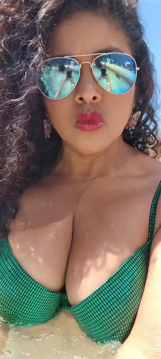 Milf latina ricas tetas image 15