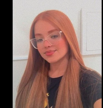 Vazou novinha ruivinha linda arregaçando o rabo pro namorado image 2