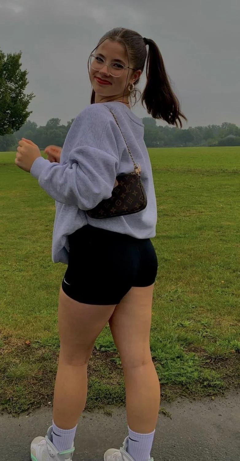 Young Teen Lilou secret image 13