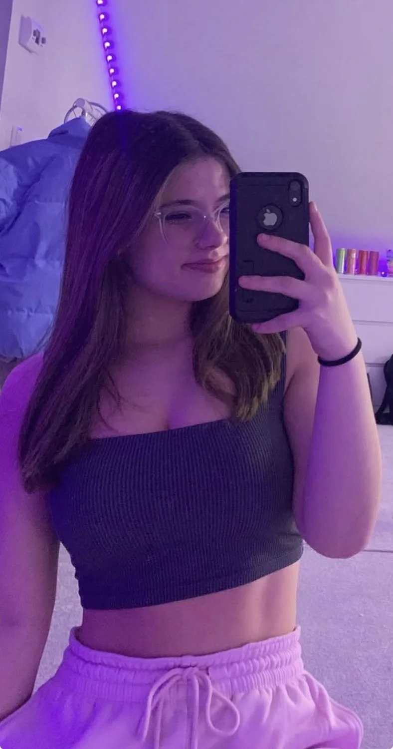 Young Teen Lilou secret image 7
