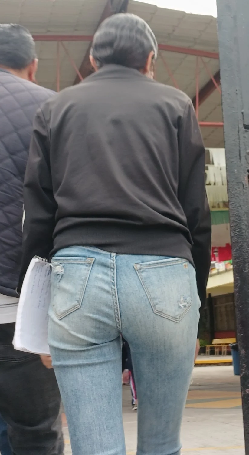 Voyeur hermosa nena 19 años image 5