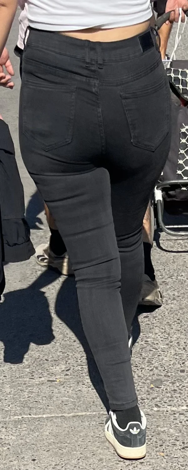 Juicy Ass image 4