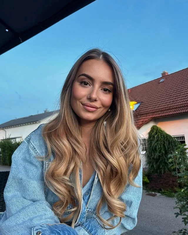 the German cute girl gets fucked by club owner after a party! main image