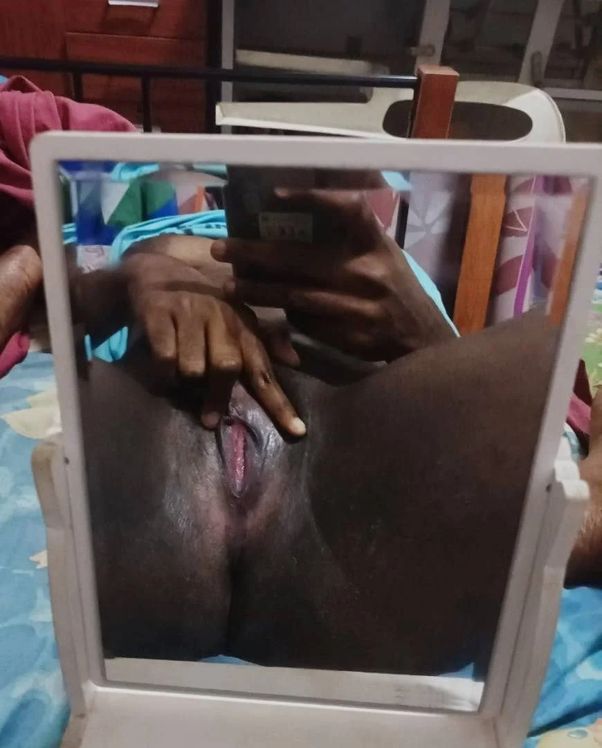 She like taking selfies🇵🇬 image 28