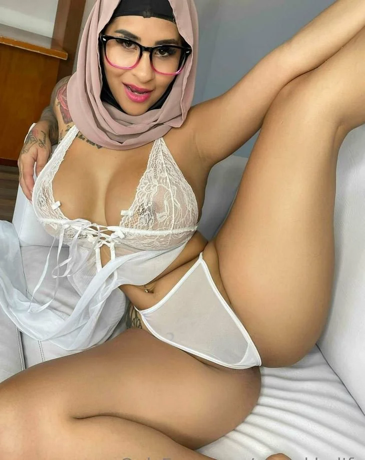 Tatted Arabic FuckDoll image 21