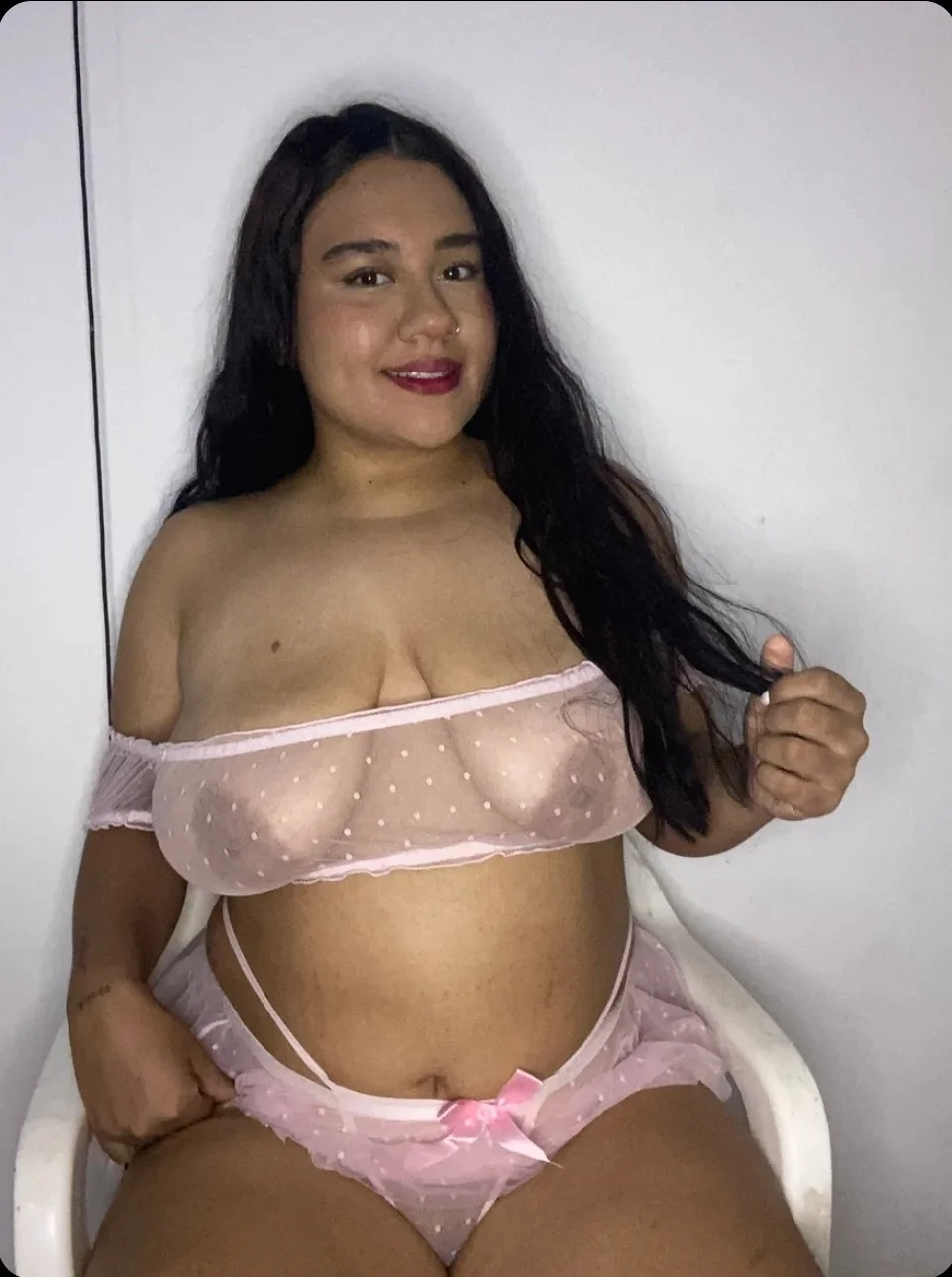 Gordita colombiana con enormes tetas image 15