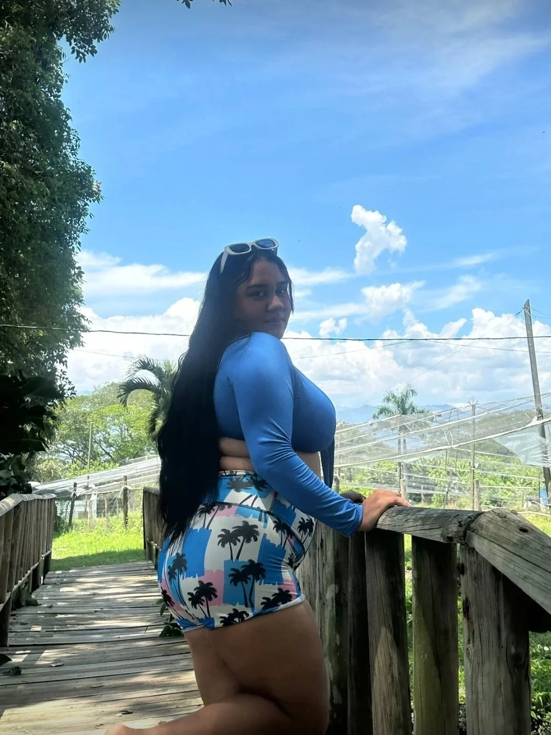 Gordita colombiana con enormes tetas image 18