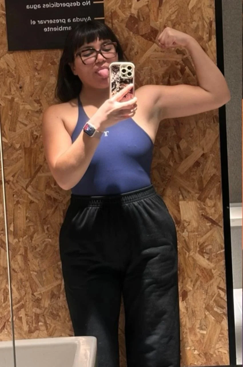 Chilena rica gym , le encanta mostrar a la maraca smartfit image 4