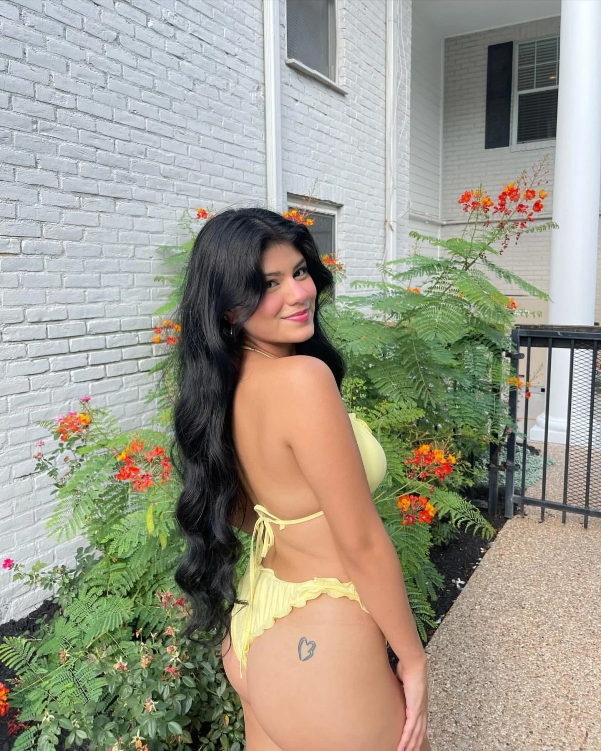 Fine slut Amani image 5