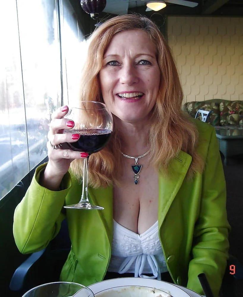 Sexy redhead mature (name????) image 34